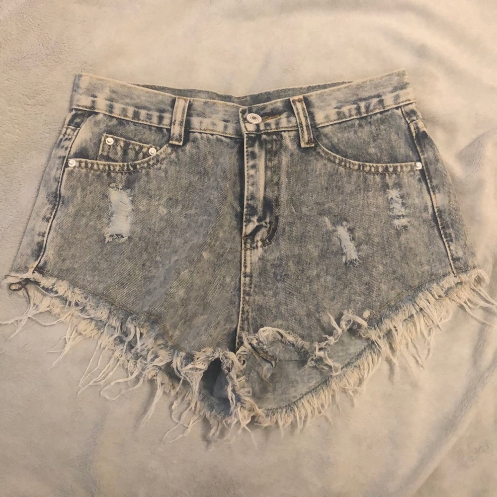 NWOT | Distressed | High waisted | jean shorts